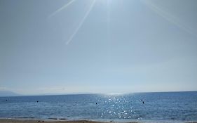 Θαλασσινή Αυρα